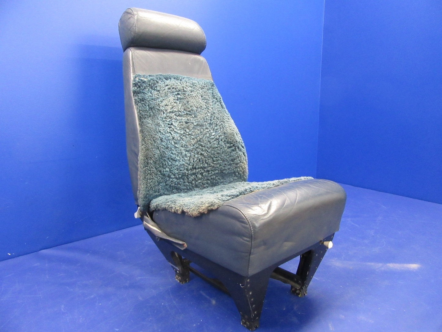 Beech 76 Duchess Pilot Seat P/N 169-534024-1 (0326-55)2