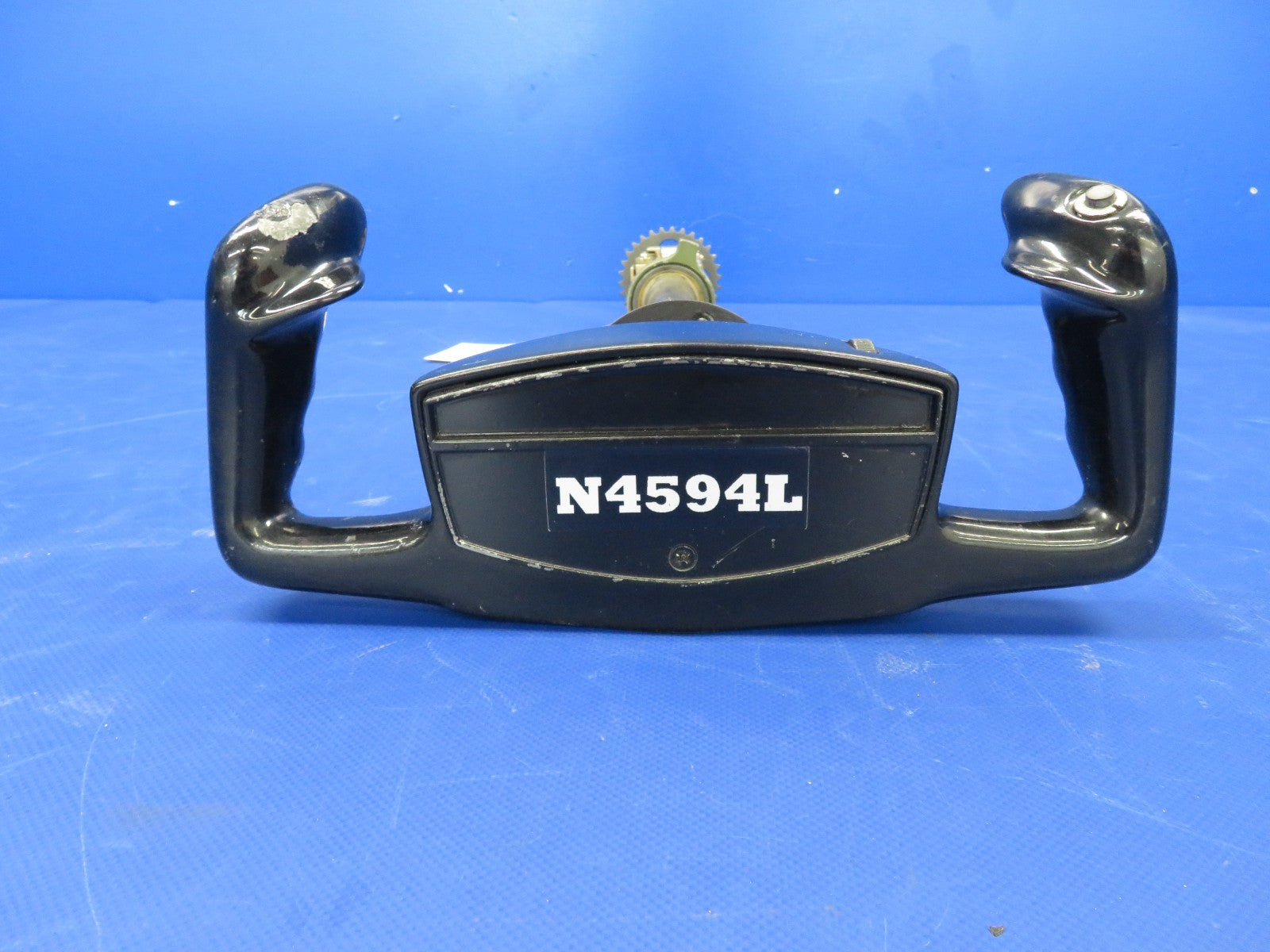 Cessna 421 RH Control Wheel P/N 0896132-20 (0726-435)2