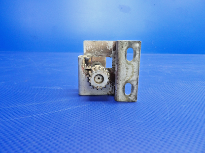 Cessna 172 / 172G RH Door Latch Rotary Clutch P/N 0511262-2 (0326-1201)0