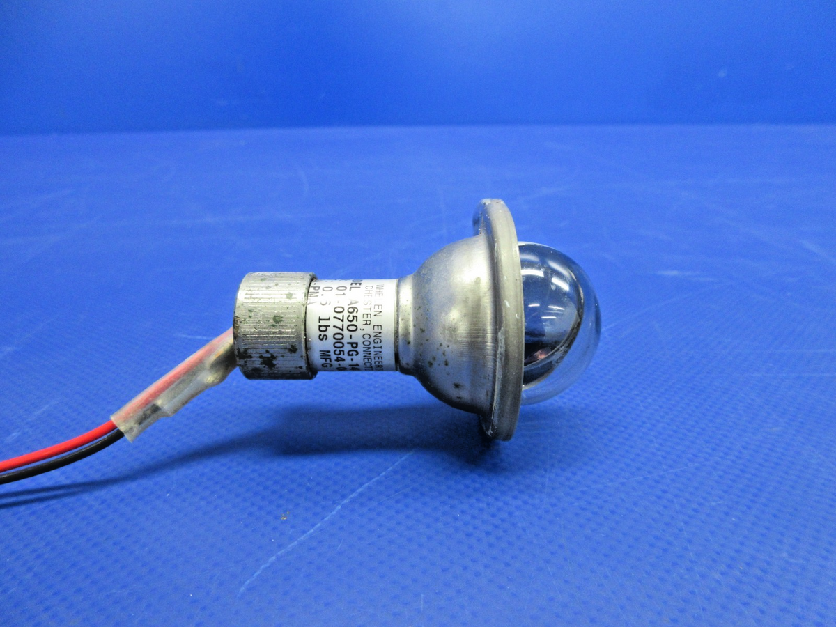 Beech Whelen A650-PG-14V Wing Tip Strobe Light 14V P/N 01-0770054-00 (0526-845)8