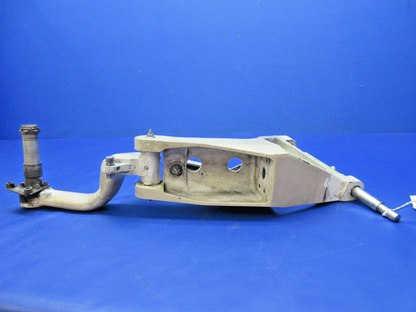Beech 76 Duchess LH Main Landing Gear P/N 105-810019-1 (0526-2046)9