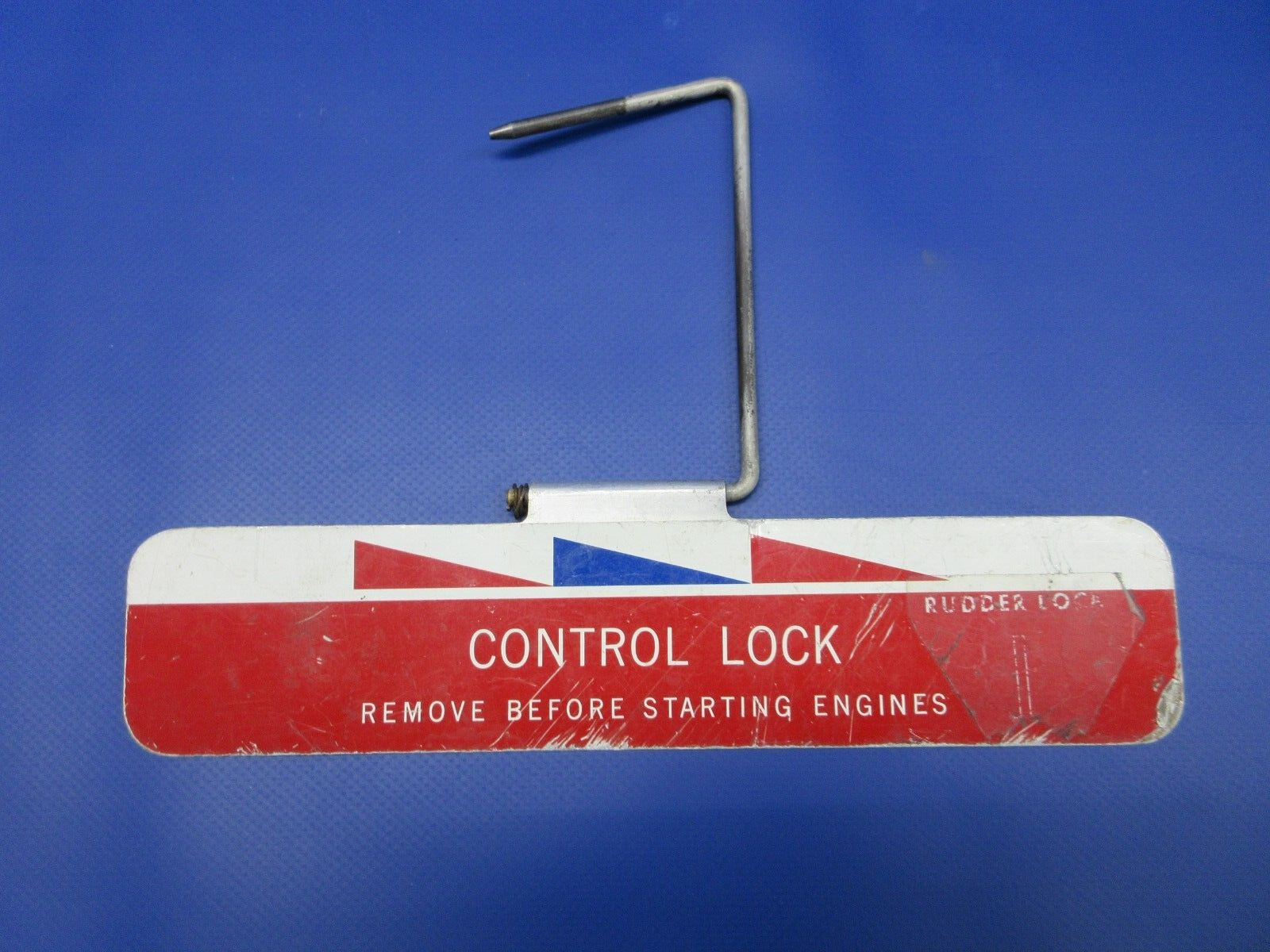 Cessna 310 / 310R Control Lock Assy P/N 0861153-1 (0125-1416) – Safe ...