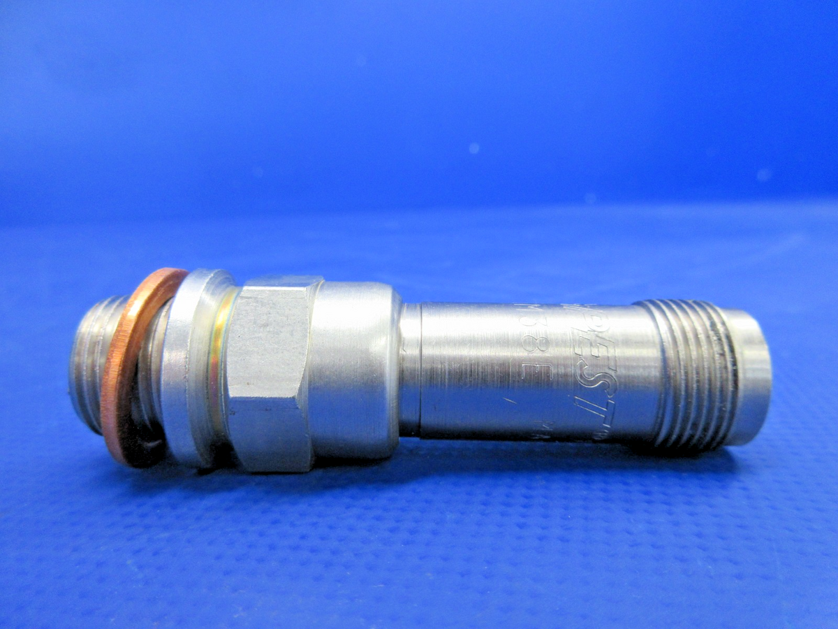 Tempest Spark Plug P/N URHM38E LOT OF 8 NOS (0926-795)10