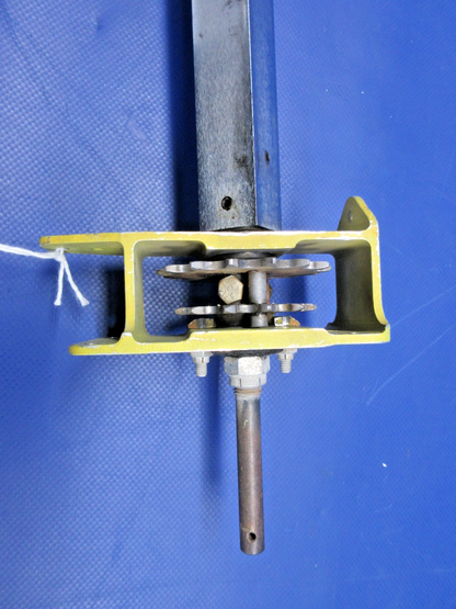 Piper PA-24-250 Comanche Pilot Control Wheel / Yoke P/N 20965-00 (0526-836)8