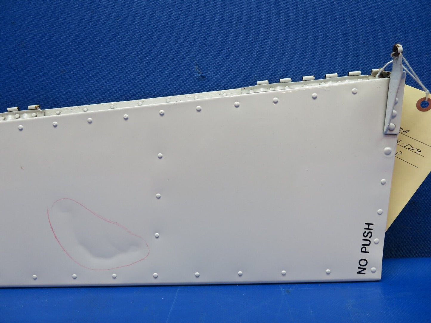 Piper PA-23-250 Aztec Rudder Trim Tab Assy P/N 16136-00, 1636-000 (0424-1719)