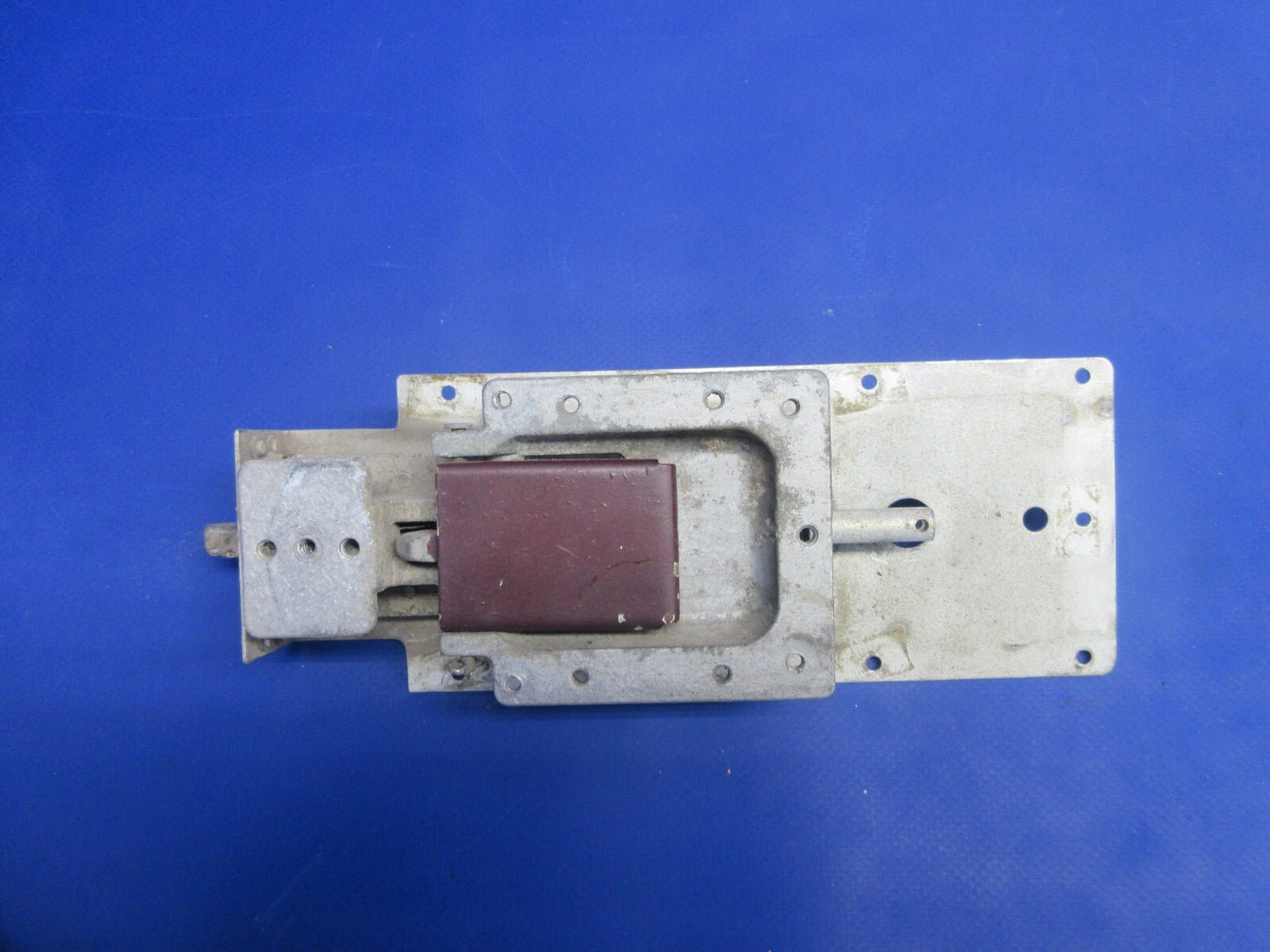Cessna 150 / 150H RH Cabin Door Latch P/N 0413387-4 (0625-900)1