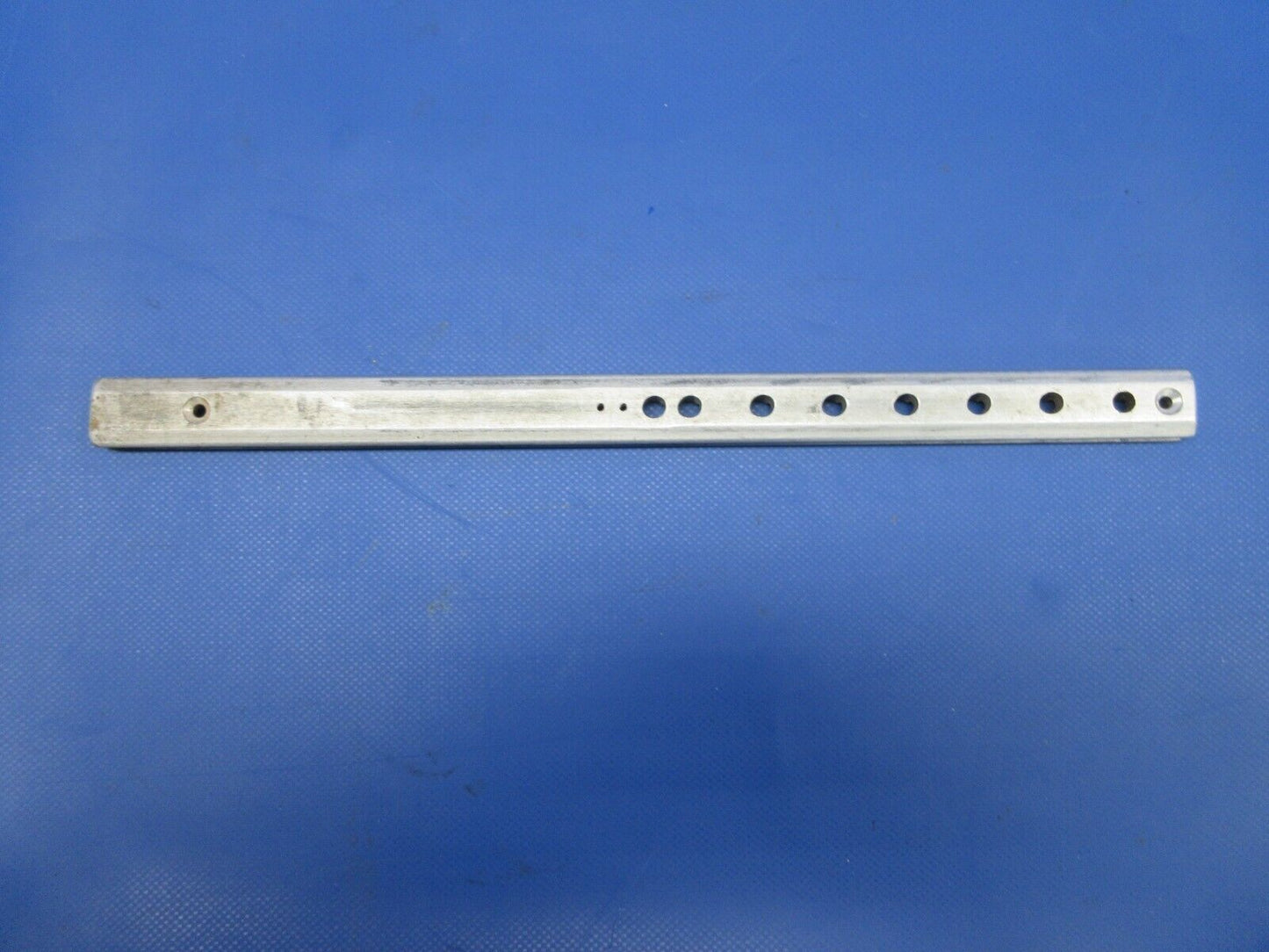 Piper PA-23-250 Aztec Seat Track INBD P/N 17922-05 (0624-851)