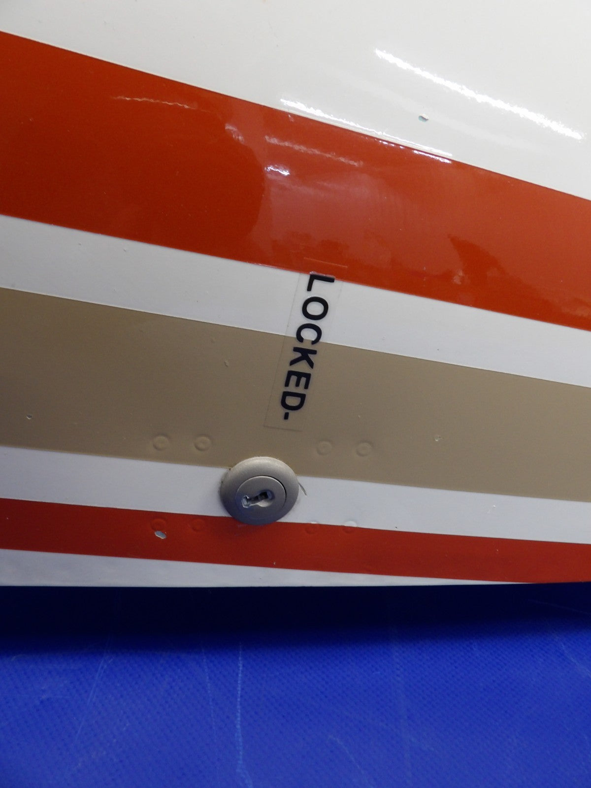 Cessna 310 / 310I Nose Baggage Access Door w/ Key P/N 95-410029-37 (0326-2012)1