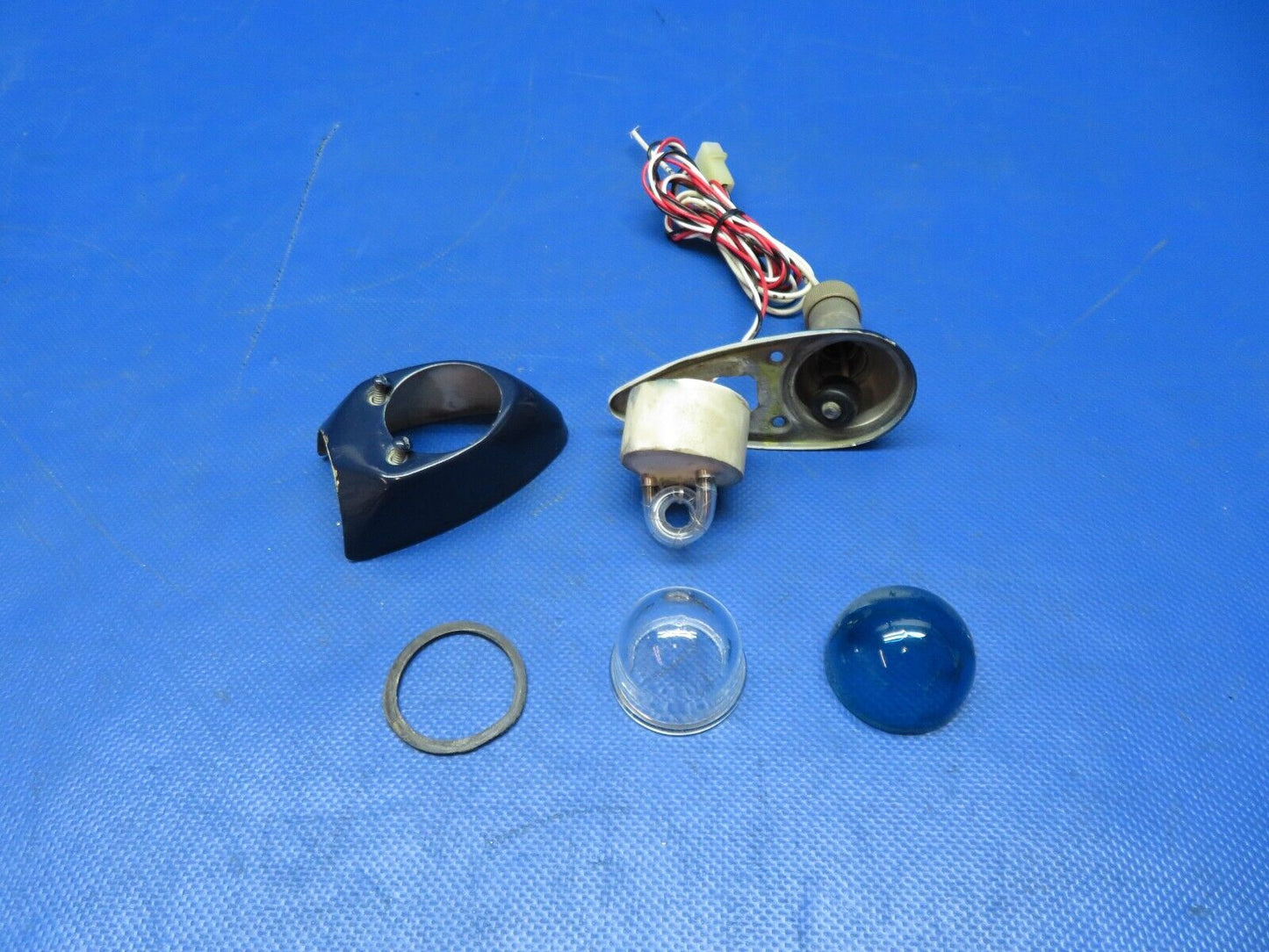 Piper PA-23-250 Aztec Grimes Nav Light RH 28v P/N AN3033-9 TESTED (0724-110)