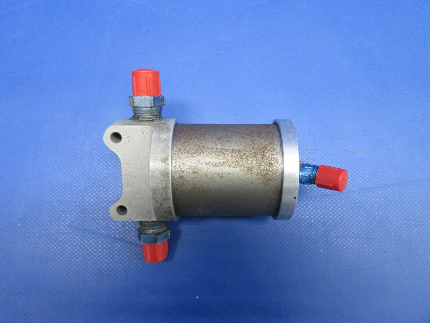 Beech 95 / D95A Travel Air Fuel Strainer Assy P/N HE-760-5 (0524-1104)