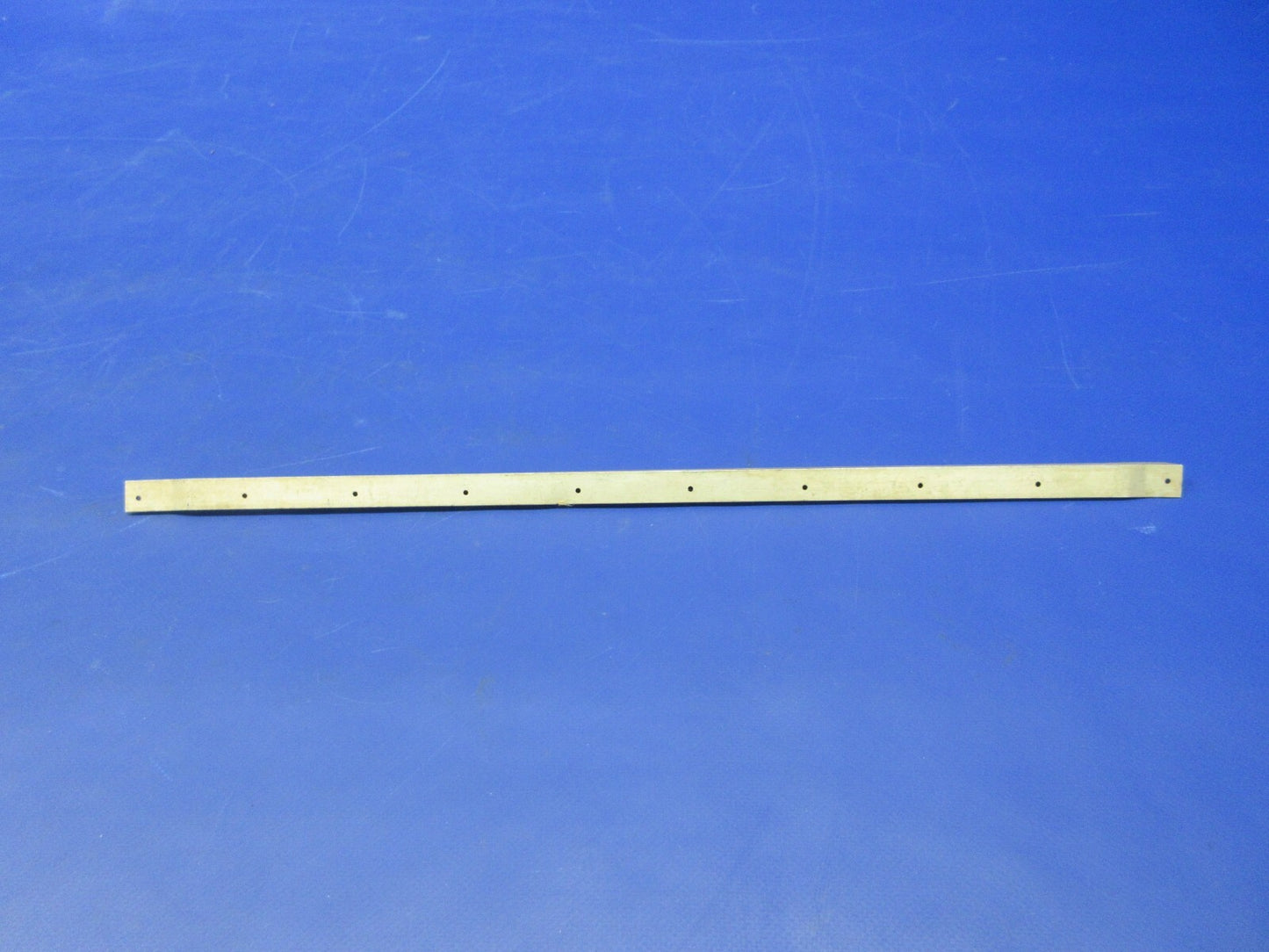 Cessna Fuselage Bulkhead Reinforcement Angle RH P/N 0513000-9 NOS (0625-1217)0