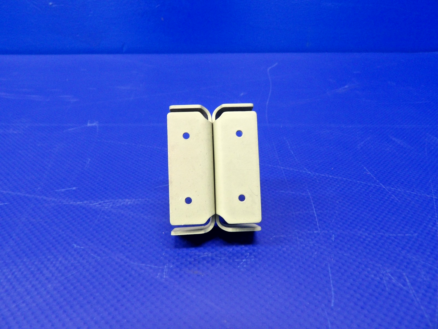 Cessna 150 / 152 Vertical Fin Middle Hinge Half w/8130 0431010-7 NOS (0426-1234)8