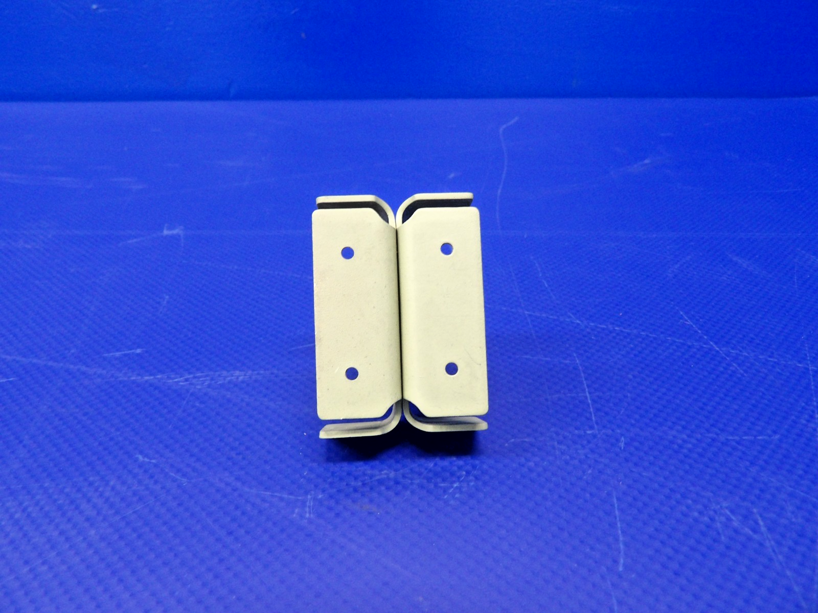 Cessna 150 / 152 Vertical Fin Middle Hinge Half w/8130 0431010-7 NOS (0426-1234)8