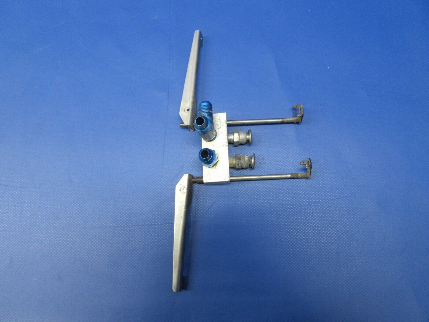 Piper PA-34-200T Seneca II Fuel Drain Manifold P/N 37187-00 (0524-1221)