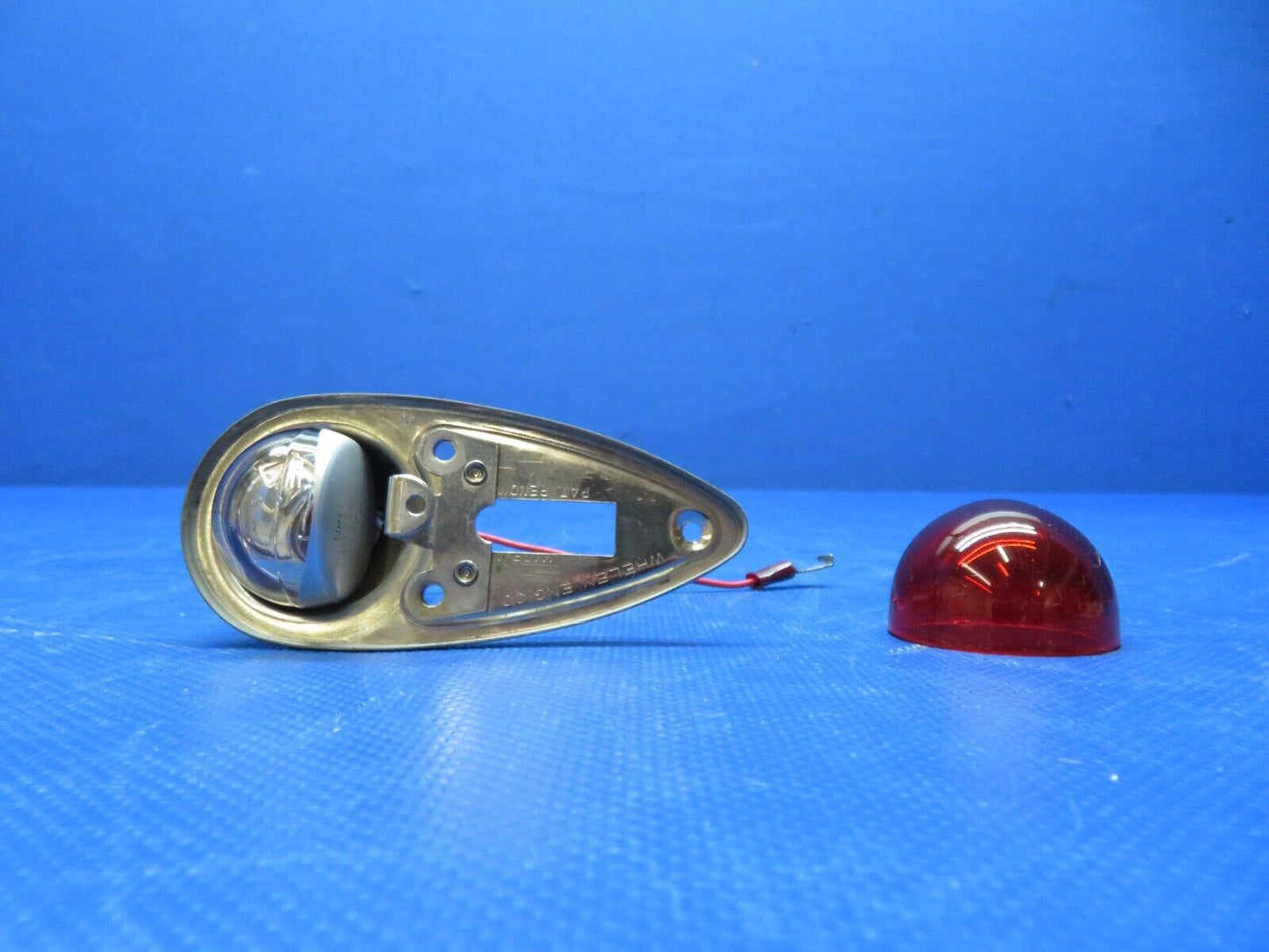 Mooney M20 M20E Whelen LH Nav Light w/ Strobe 12v P/N A650-PR TESTED (0424-254)