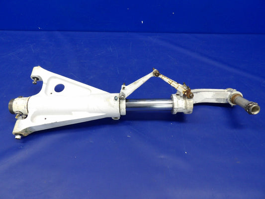 Beech 95-B55 Baron Nose Landing Gear Strut P/N 35-825196-696 (0526-2005)0
