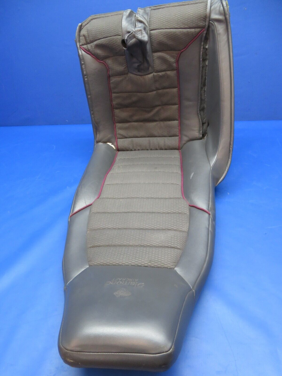 Diamond DA-42 RH Front Seat Assy P/N D60-2512-00-00_3 (0623-428)