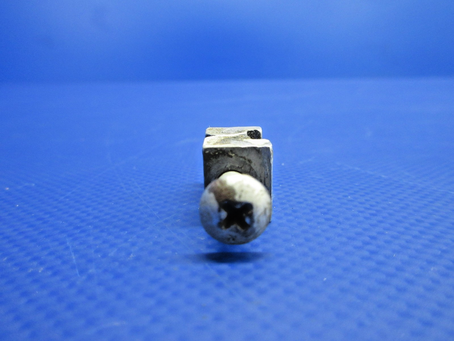 Beech 95 / D95A Travel Air Seat Rail Stop P/N 414-180657-3 LOT OF 16 (0326-809)2