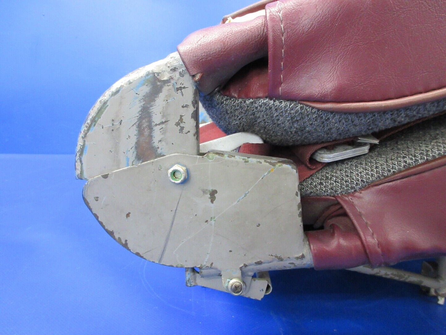 Cessna 310 / 310R Aft Seat P/N 0812825-24 (1124-1440)