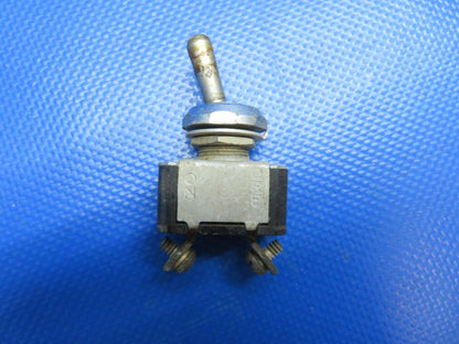 Cessna 310 Toggle & Push Button Switches AN3021-2, C1006 LOT OF 12 (0624-1711)