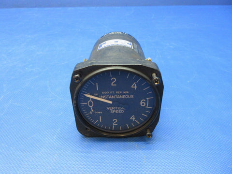 RC Allen Instantaneous Vertical Speed Indicator P/N 32-1007 WARRANTY (1024-1288)