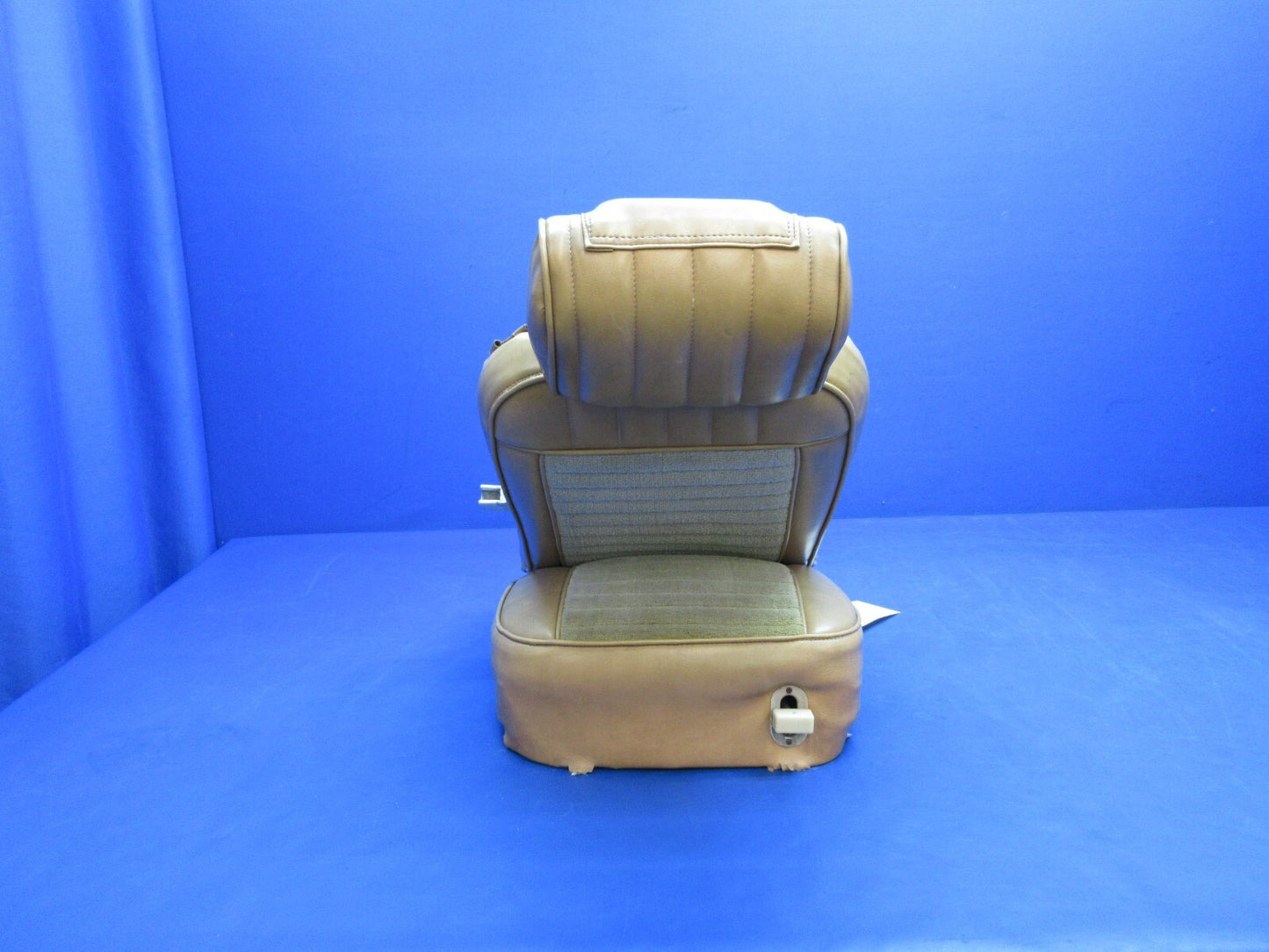 Cessna 310 / 310F LH Front Seat Assy P/N 0812220-7 (1123-751)1