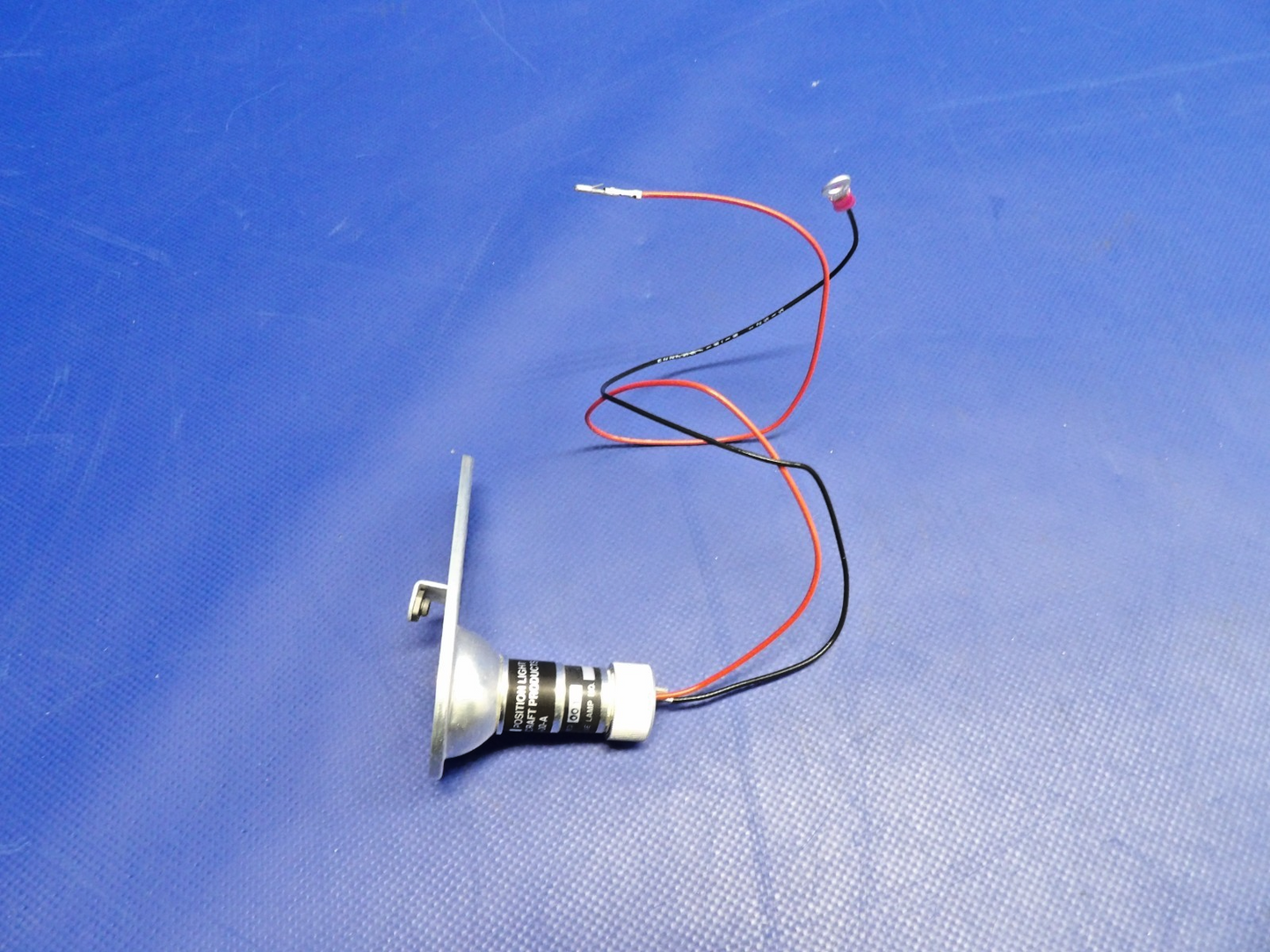 Luminator Wing Tip Position Light Base P/N 5106-0-00-A NOS (0426-1219)7