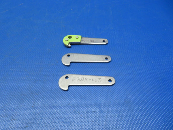 Piper Main Gear Hooks P/N 67028-00 LOT OF 3 NOS (1024-239)