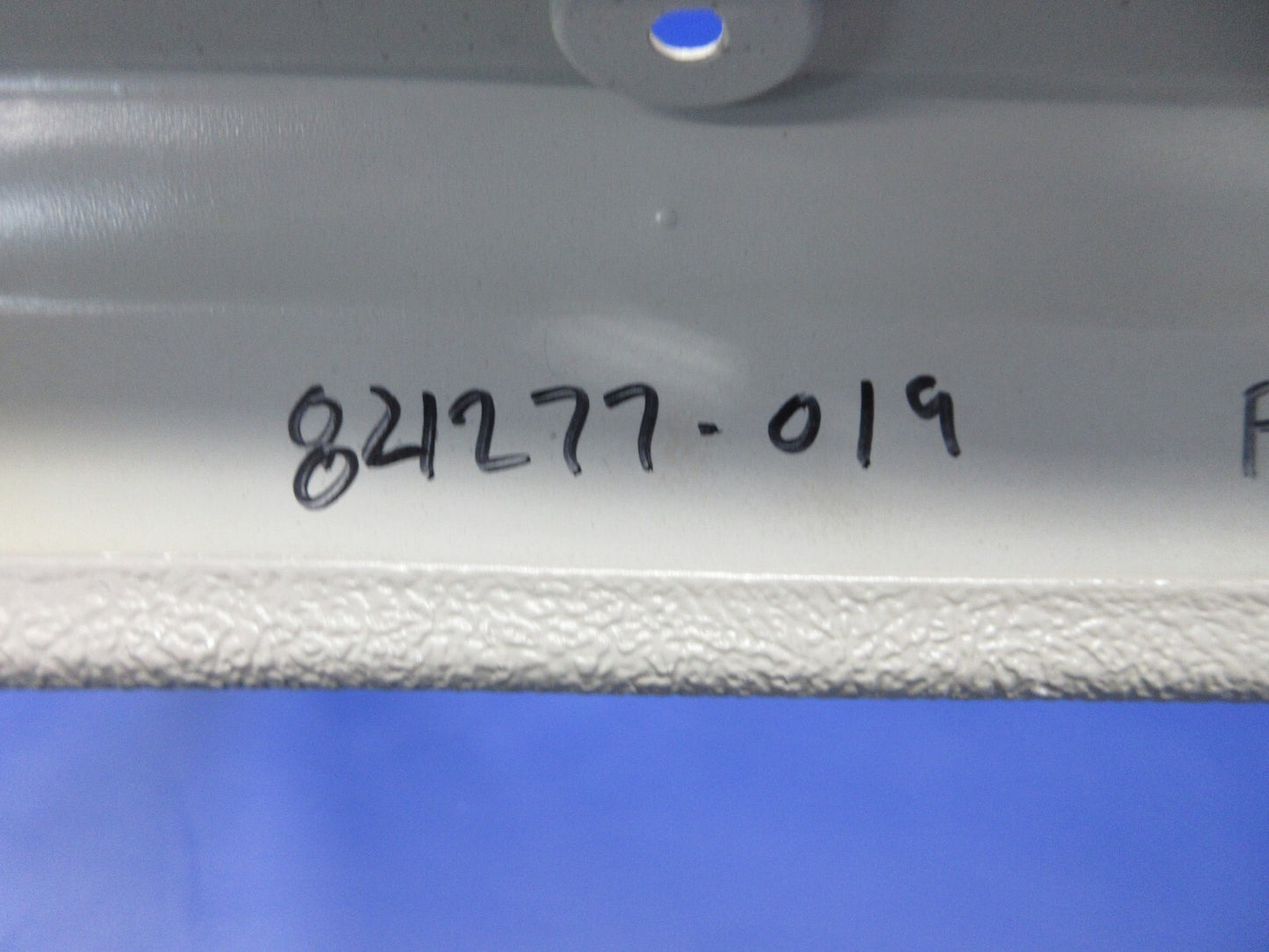 1996 Piper PA-28-181 Archer III RH FWD Window Reveal P/N 84277-19 (1224-2010)6