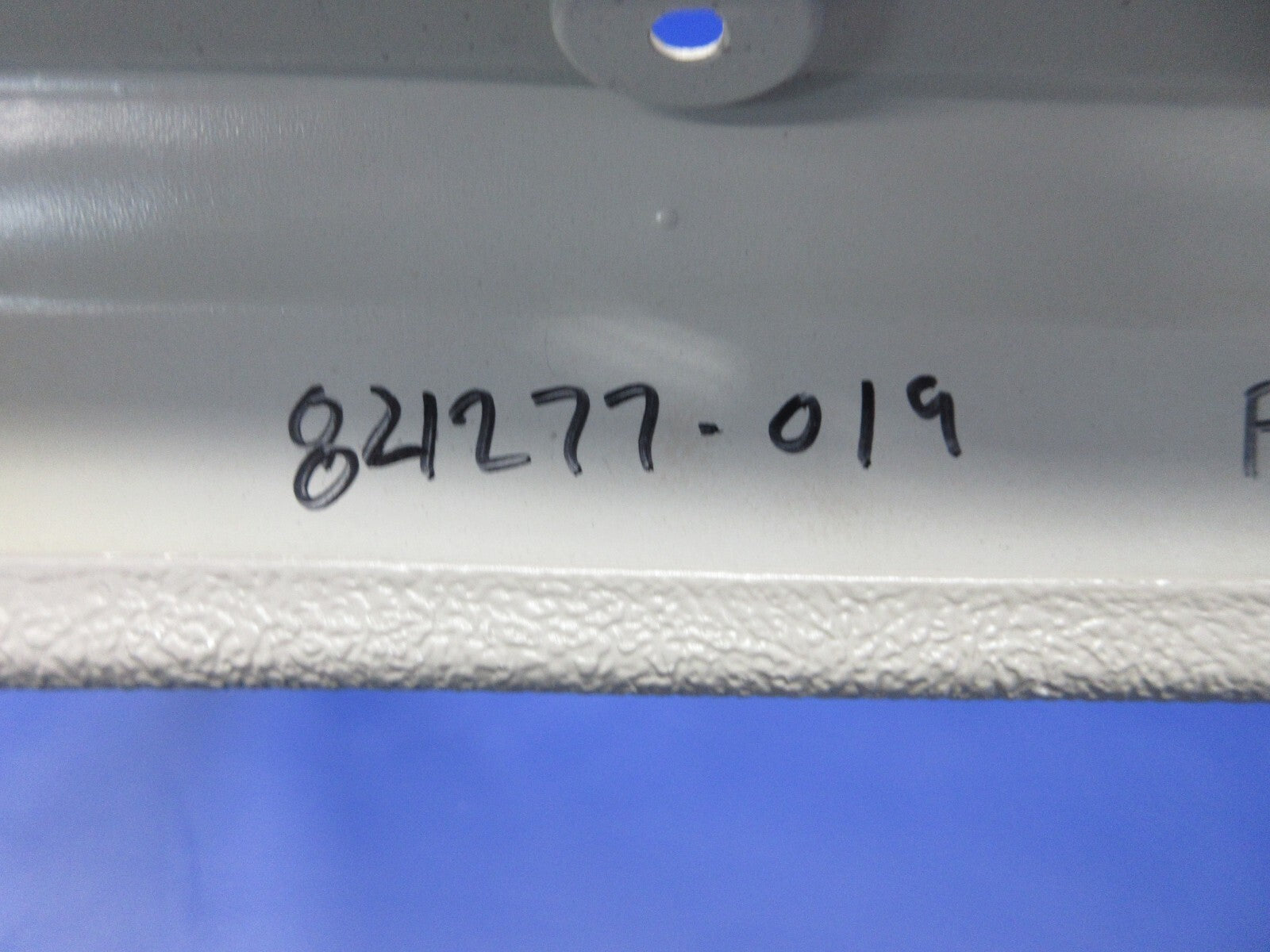 1996 Piper PA-28-181 Archer III RH FWD Window Reveal P/N 84277-19 (1224-2010)6