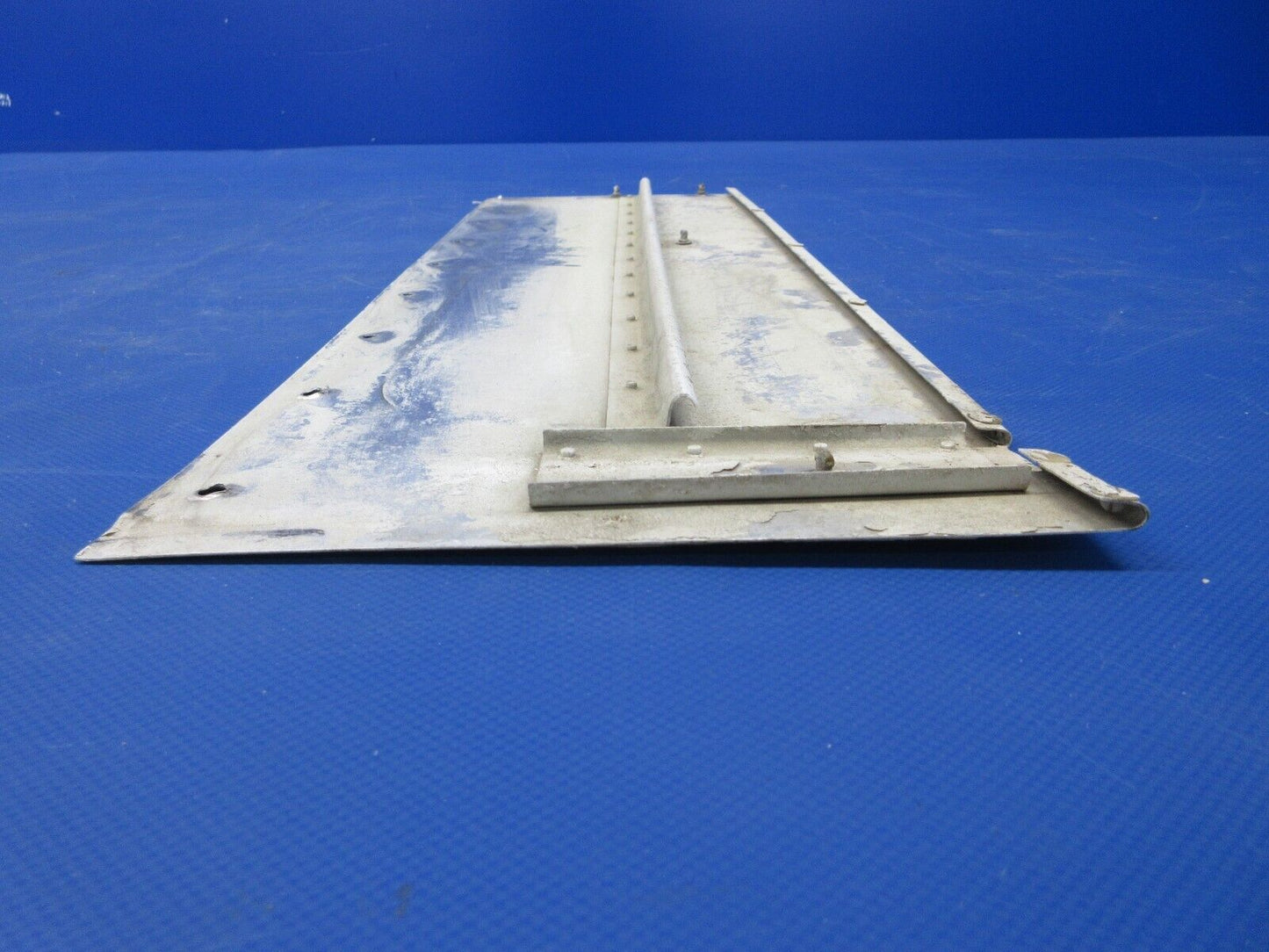 Cessna 337 / P337H Removable Flap Gap Panel Assy RH P/N 1522020-8 (0724-2016)