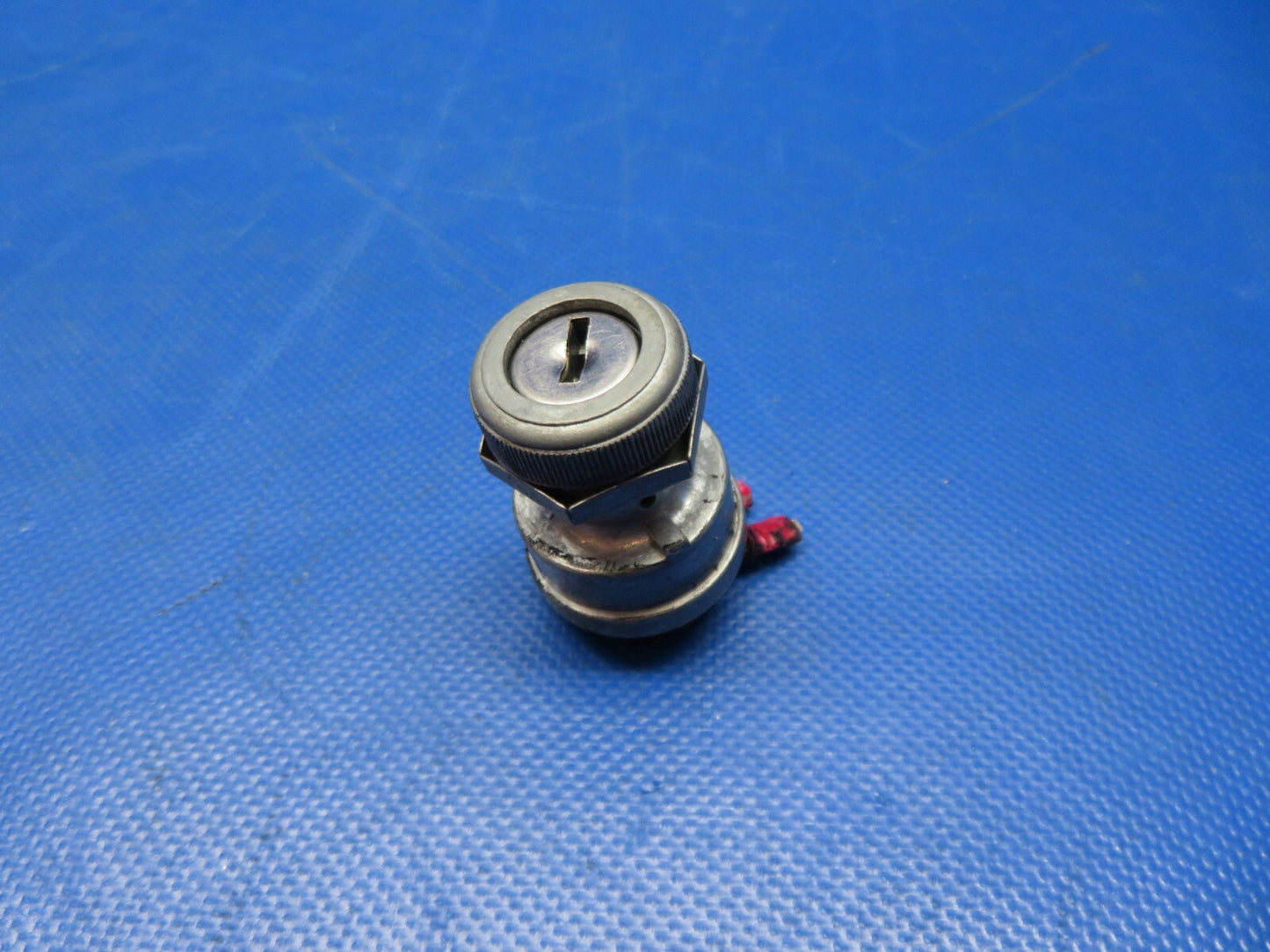 Beech 95 / D95A Travel Air Battery Switch No Key P/N 35-590070-39 (0424-218)0