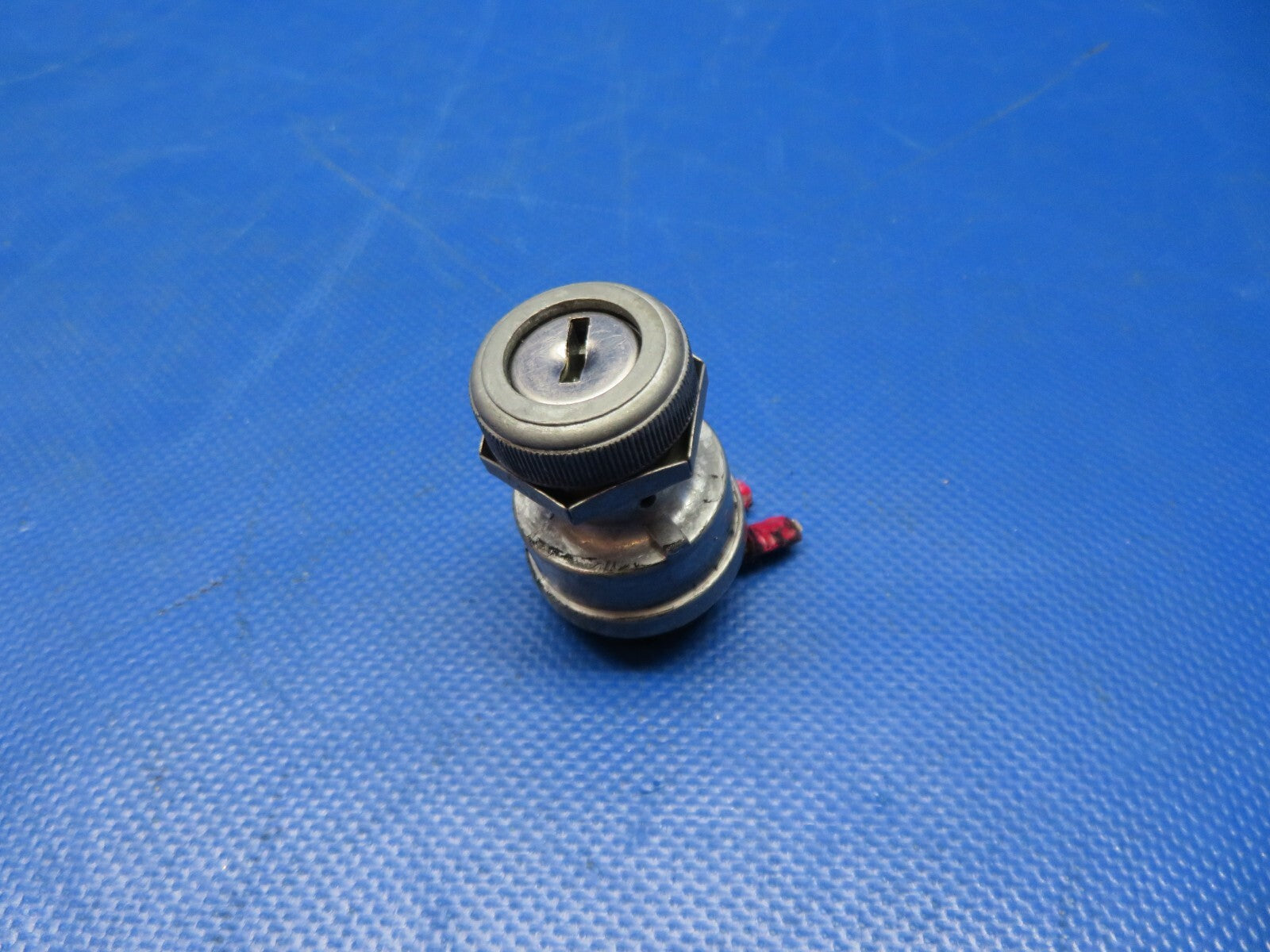 Beech 95 / D95A Travel Air Battery Switch No Key P/N 35-590070-39 (0424-218)0