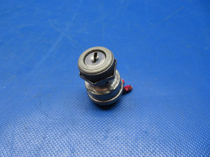 Beech 95 / D95A Travel Air Battery Switch No Key P/N 35-590070-39 (0424-218)0