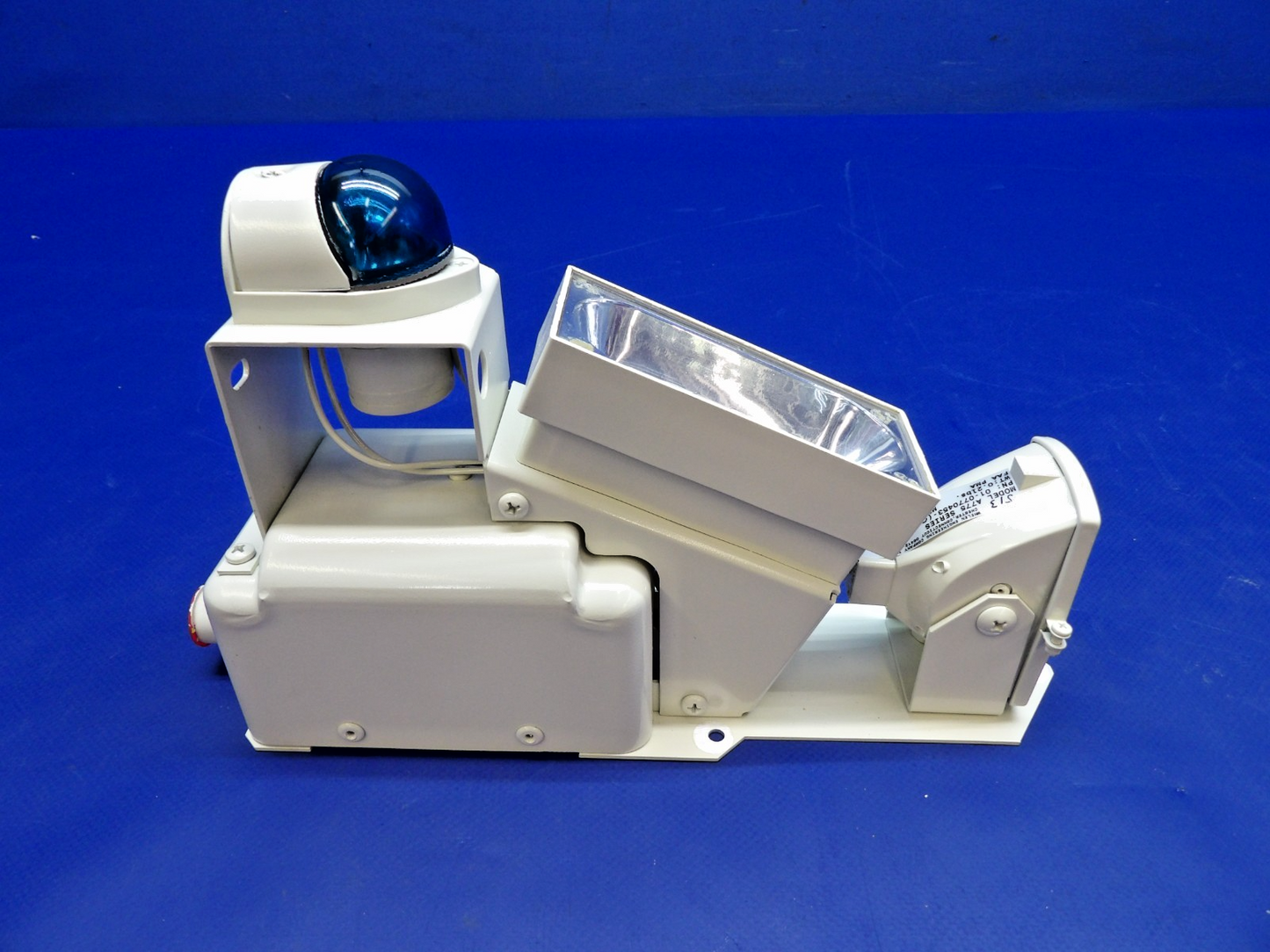 Whelen 90029-4 RH Wing Tip Strobe Light 28V P/N 100-384118-26 TESTED (0426-1340)8