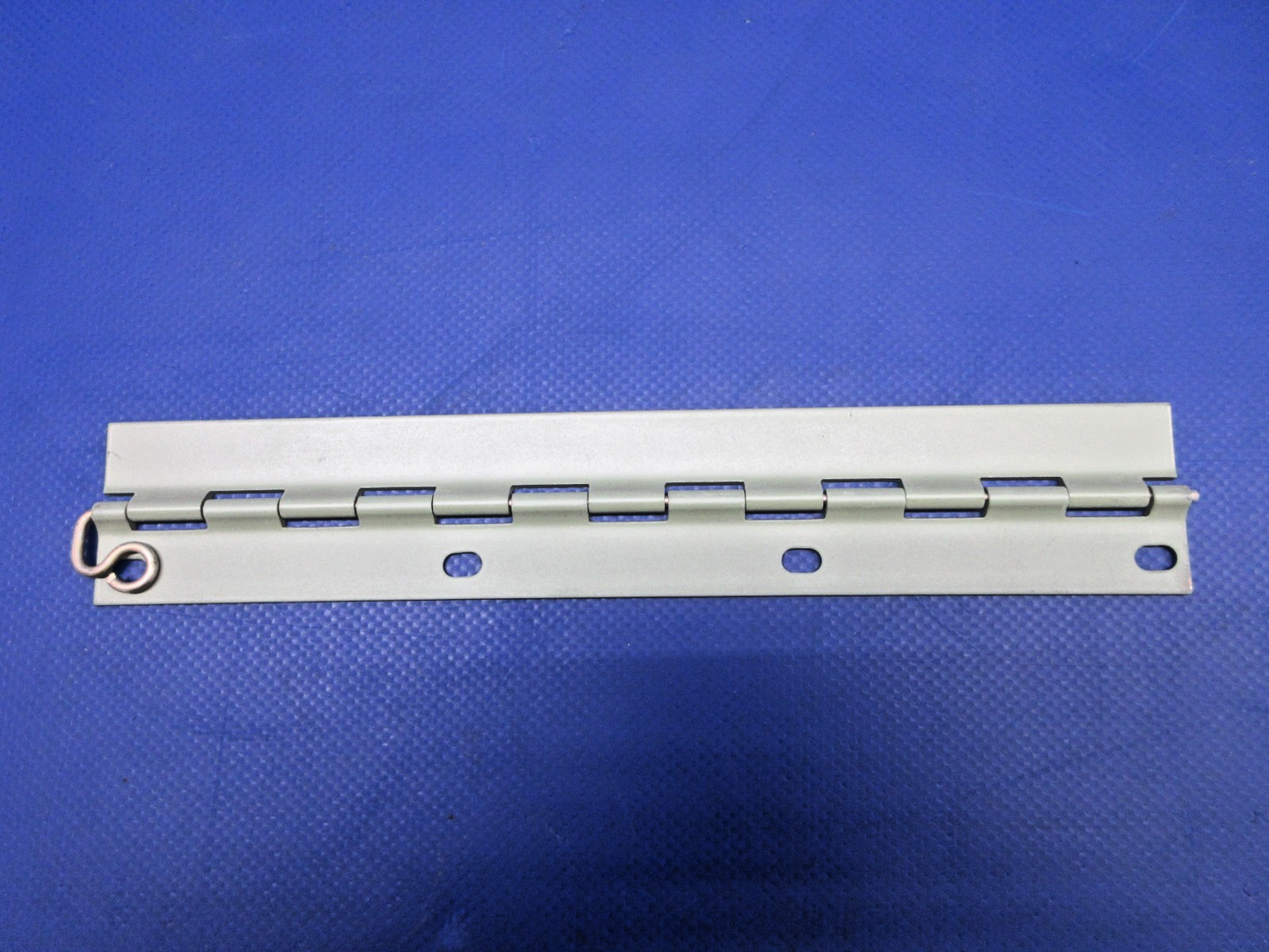 Cessna Aileron Hinge P/N 0523816-1 NOS (0326-1001)6