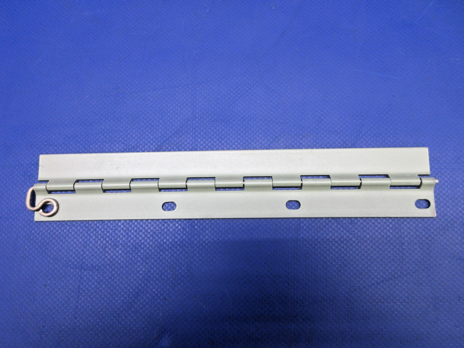 Cessna Aileron Hinge P/N 0523816-1 NOS (0326-1001)6