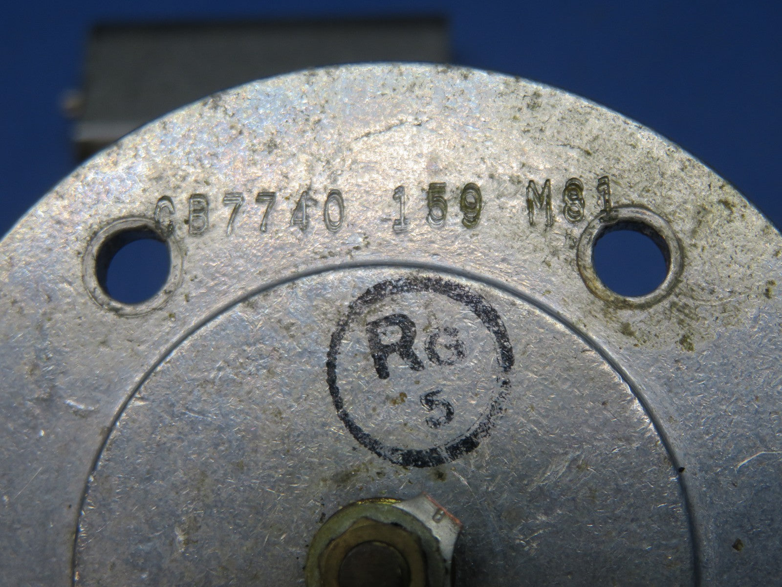 47031530