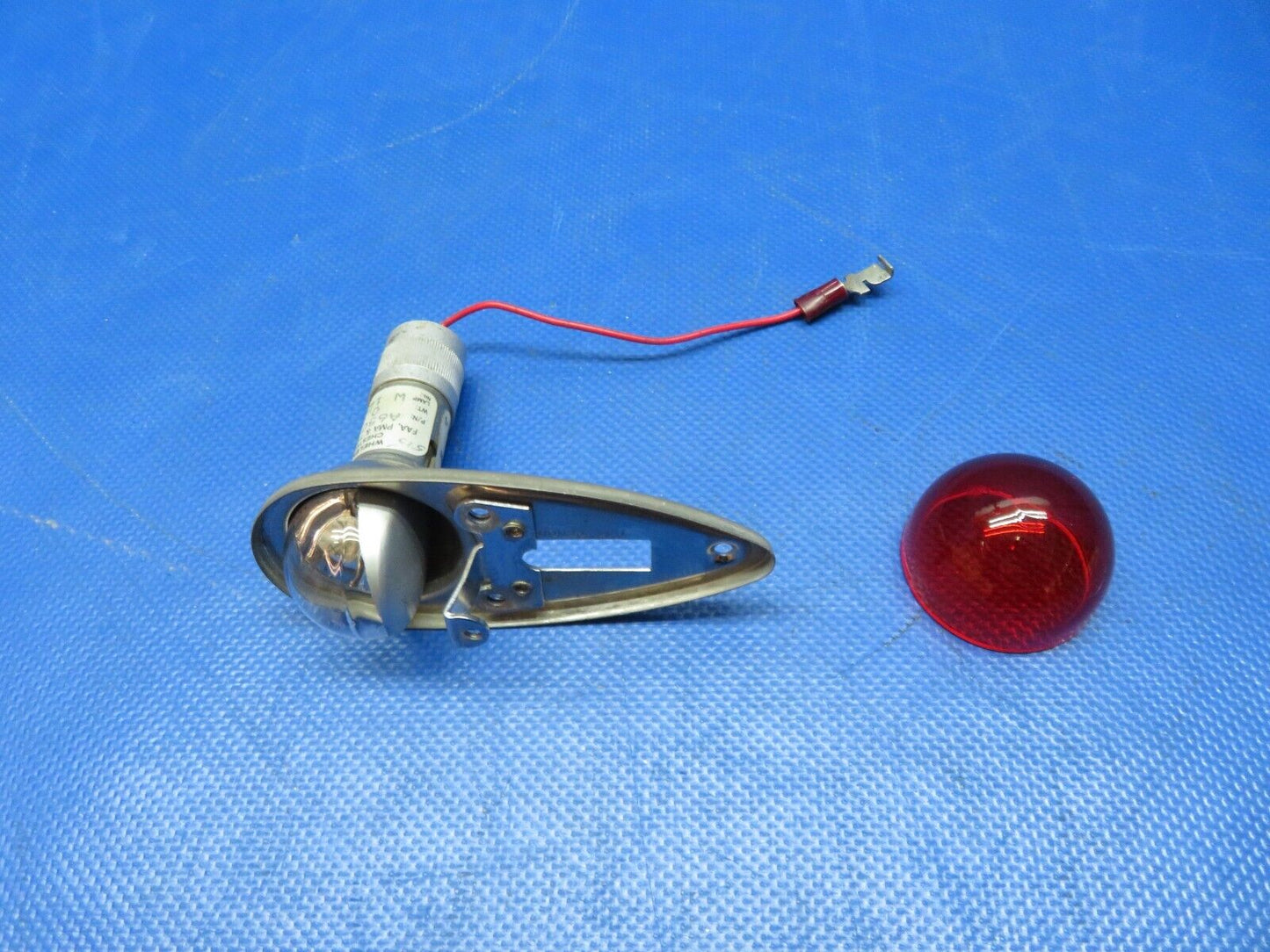 Mooney M20 M20E Whelen LH Nav Light w/ Strobe 12v P/N A650-PR TESTED (0424-254)