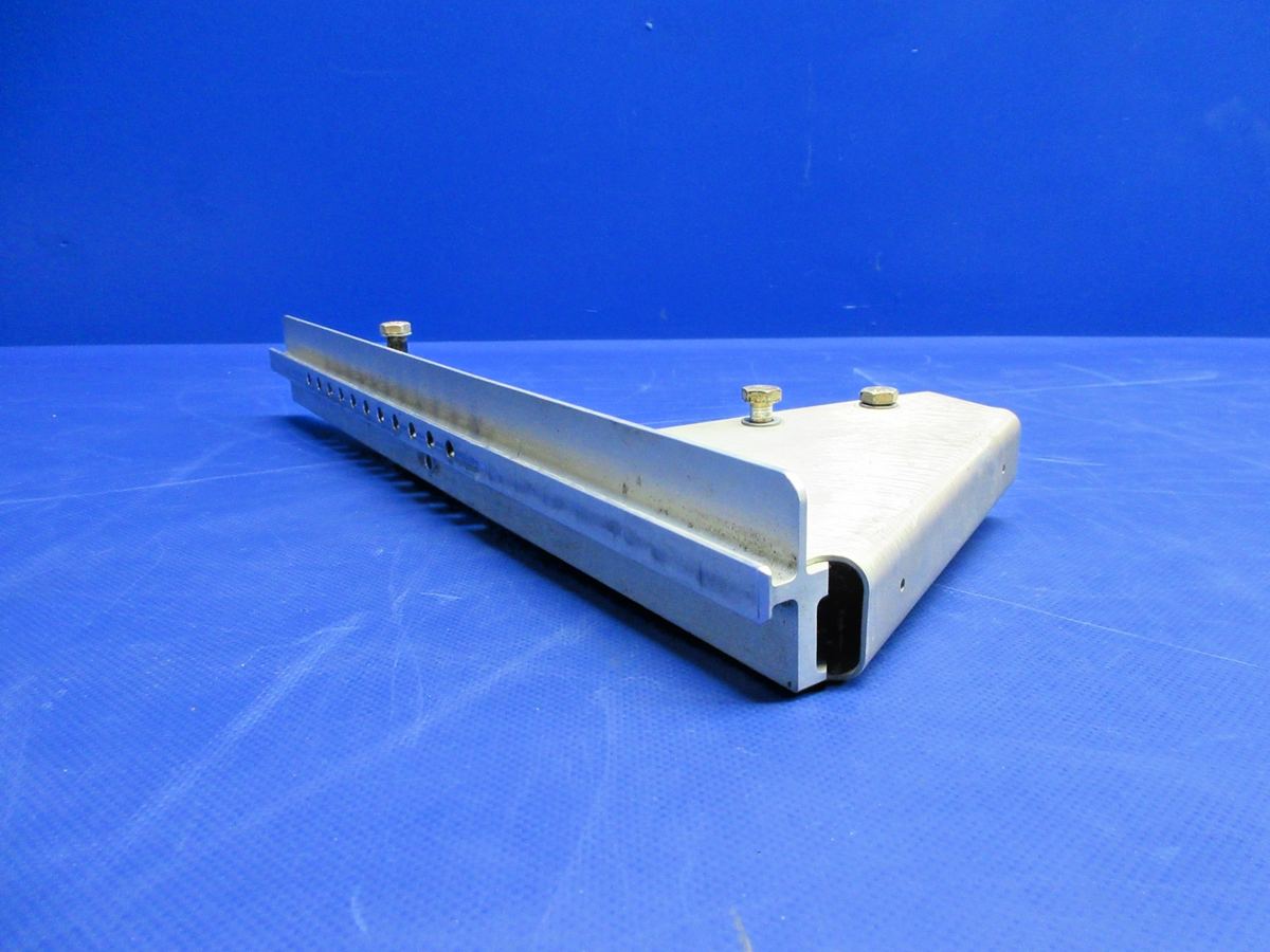 Cirrus SR22 Pilot Seat Track LH & RH P/N 12490-009, 12490-010 (0926-831)8