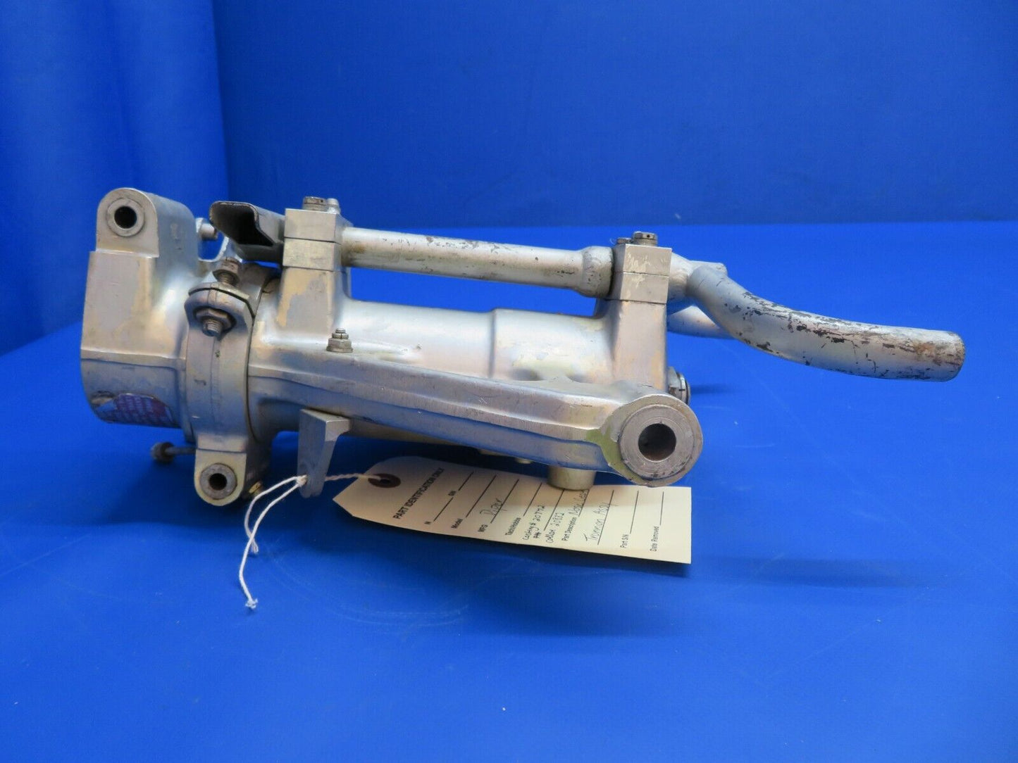 Piper Nose Gear Trunnion Assy Casting # 20772, Collar 20832 (1022-557)