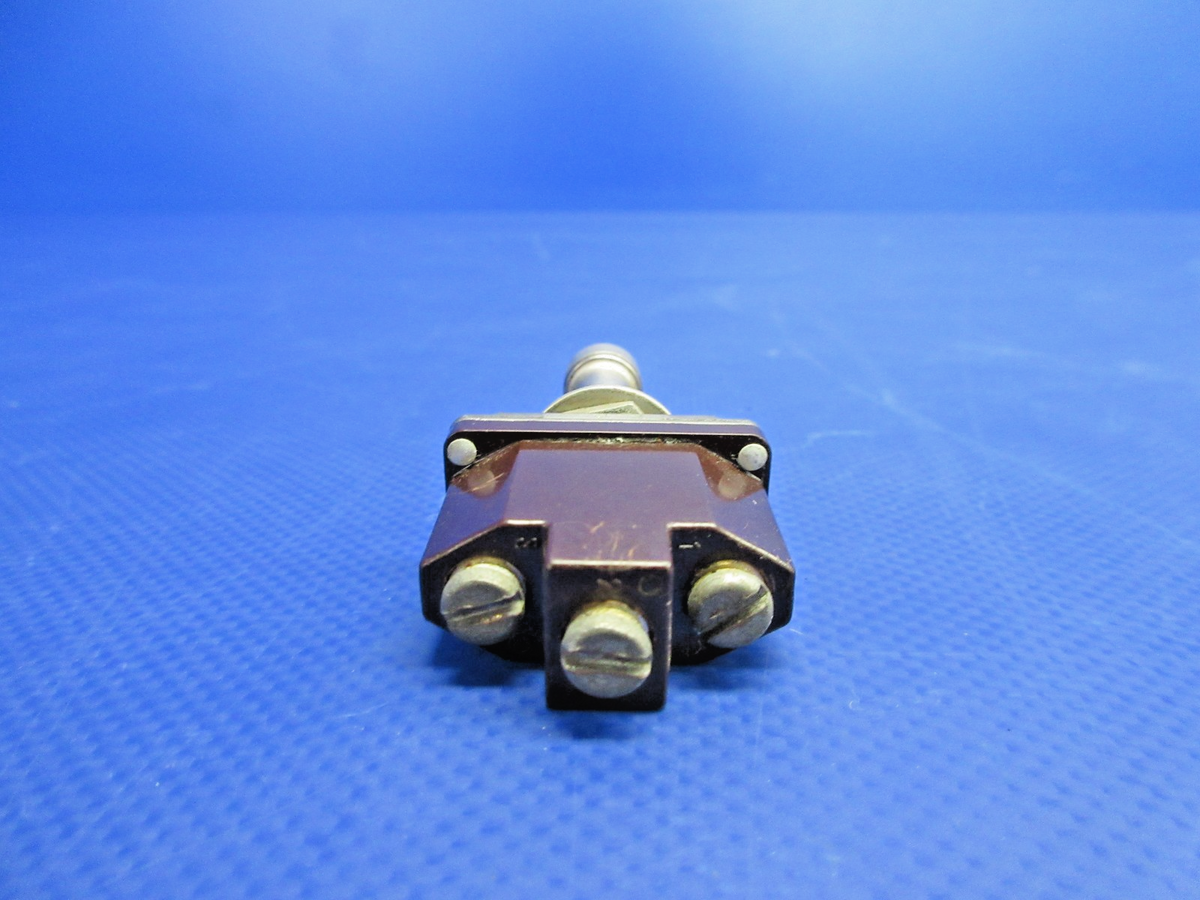 Cessna 310 / 310N Toggle Switch P/N MS24658-21N LOT OF 2 TESTED (0926-750)7