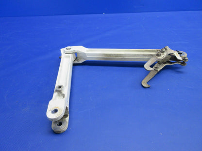 Cessna 310 / 310I Main Gear Links & Uplock Hook RH P/N 0841103-8 (0326-939)10