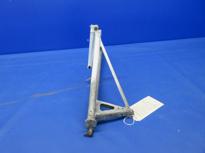 Beech 95 / D95A Travel Air Main Gear Brace RH w/ Leg P/N 35-815155-6 (0524-2018)