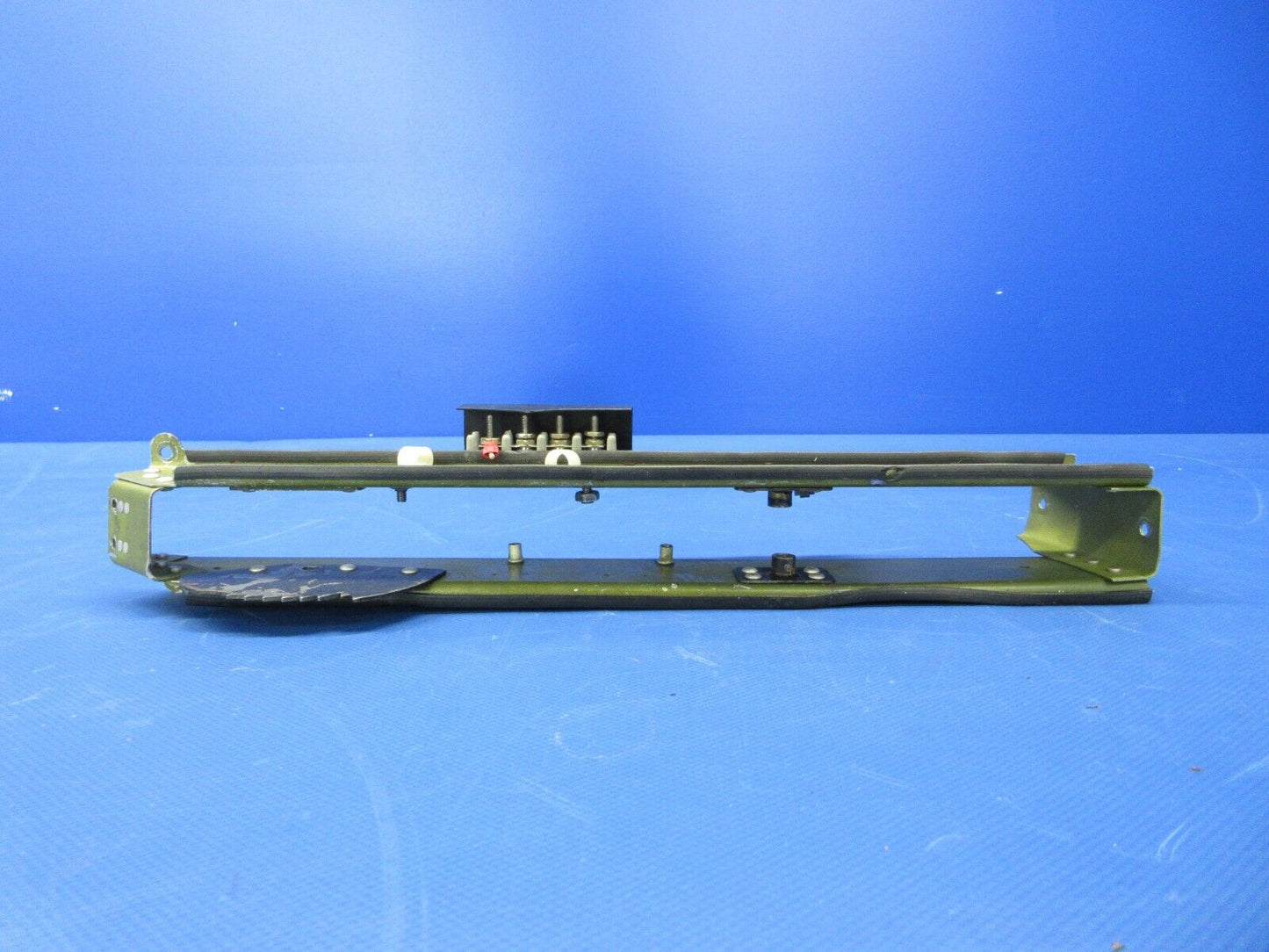 Piper PA-34-200T Seneca II Brake Support Channel Assy P/N 67137-00 (0524-1912)