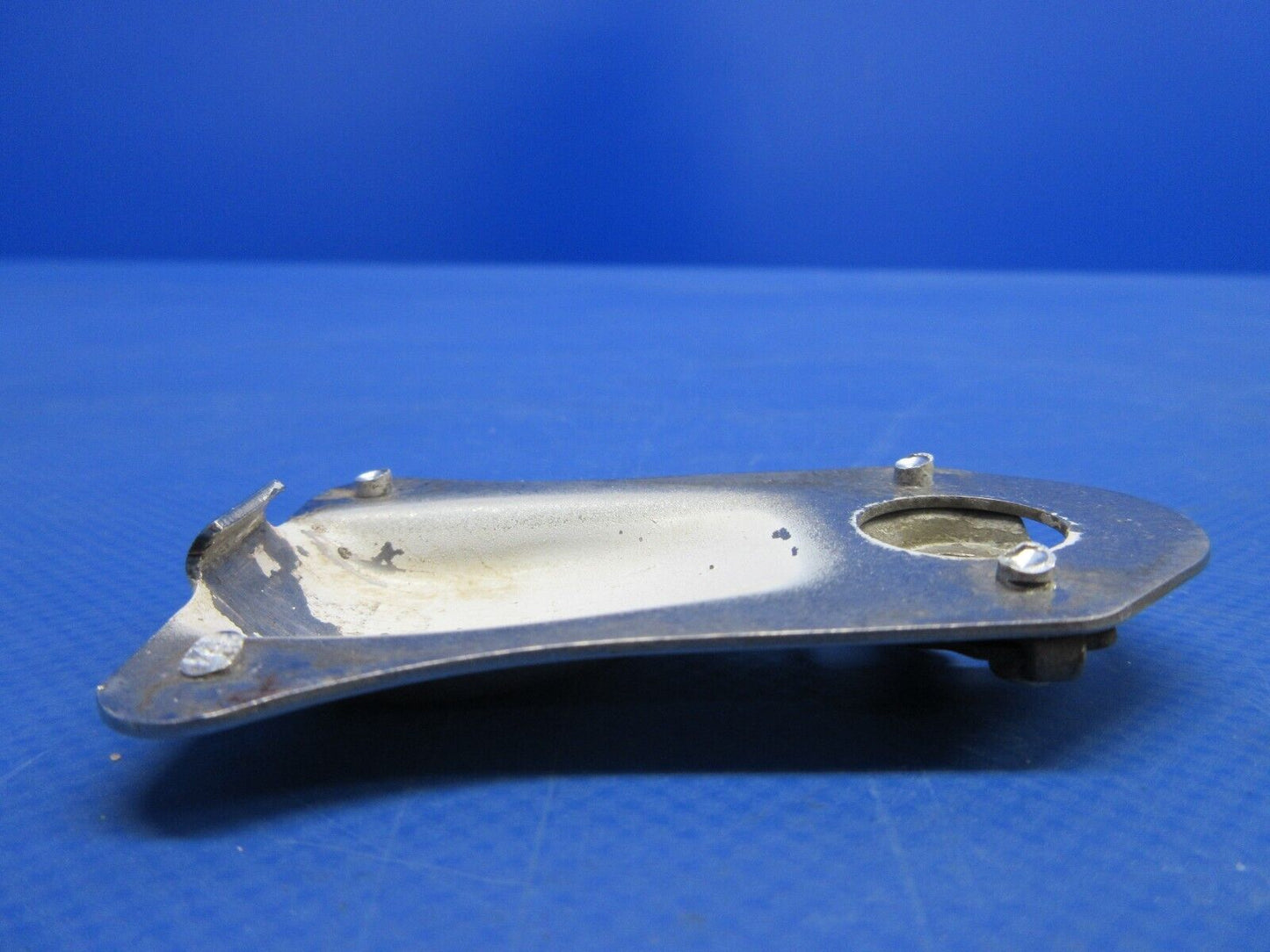 Piper PA-28-181 Archer Cowl Fastener Clip P/N 65889-00 LOT OF 4 (0624-899)
