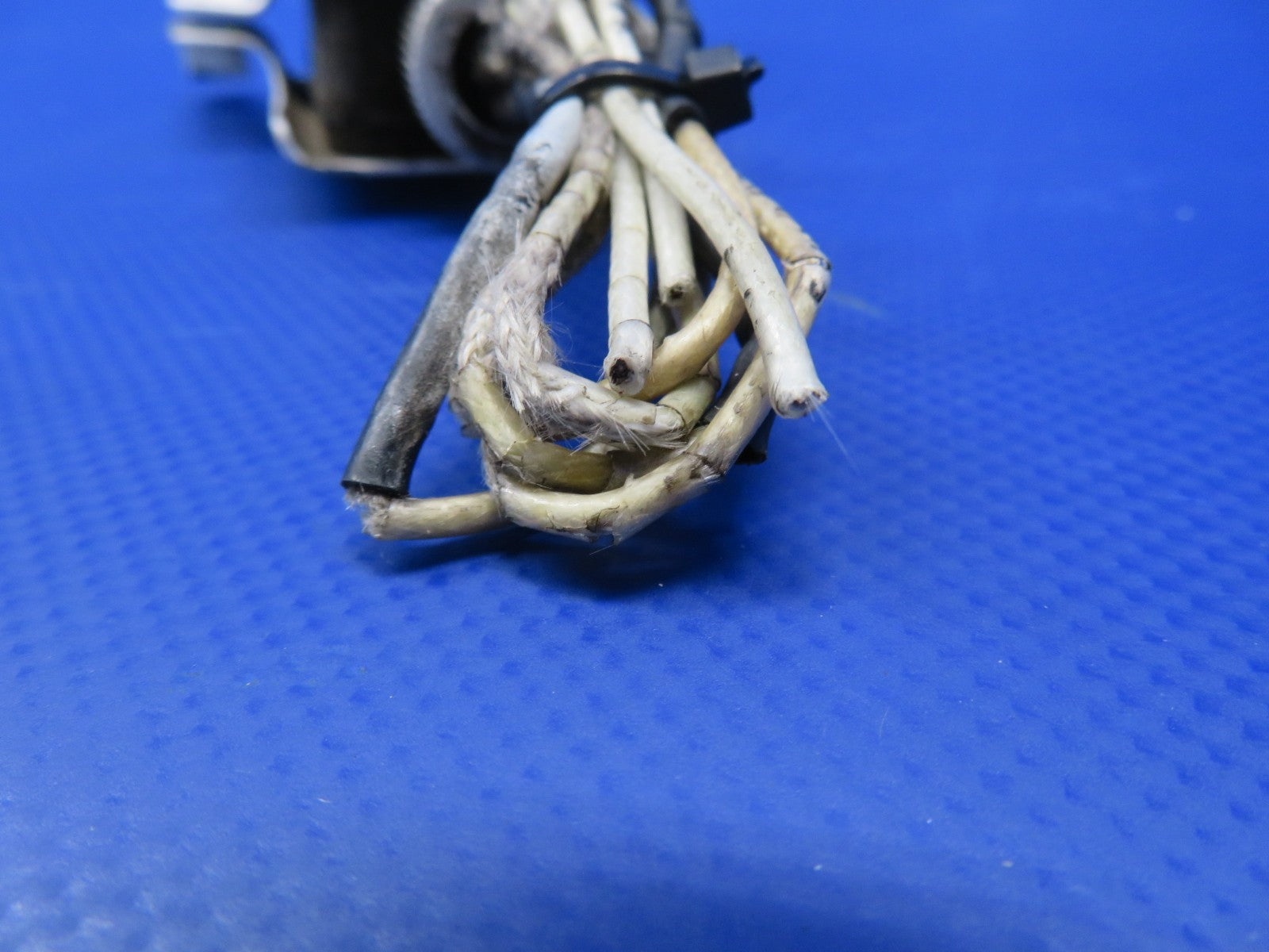 Cessna 310N Main Gear Safety Switch P/N 1VA20 TESTED (0726-454)7