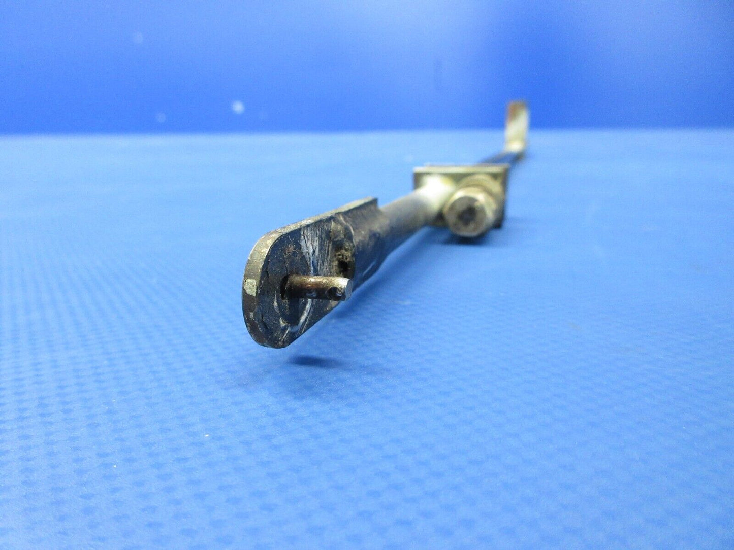 Piper PA-32RT-300T Cabin Door Latch Tube Assy P/N 79515-13 (0924-2096)
