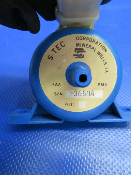 S-Tec Pressure Transducer 14V P/N 0111 (0221-36)