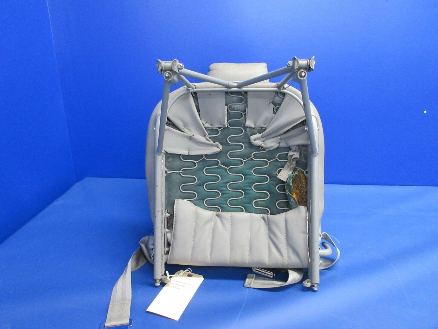 Piper PA-23-250 Aztec Front Seat Assy LH P/N 16450-02 (0624-891)